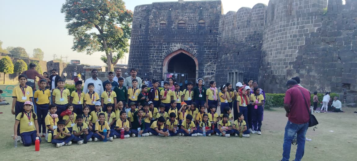 Sambhajinagar School trip at Farmer's Den Public School English Medium School